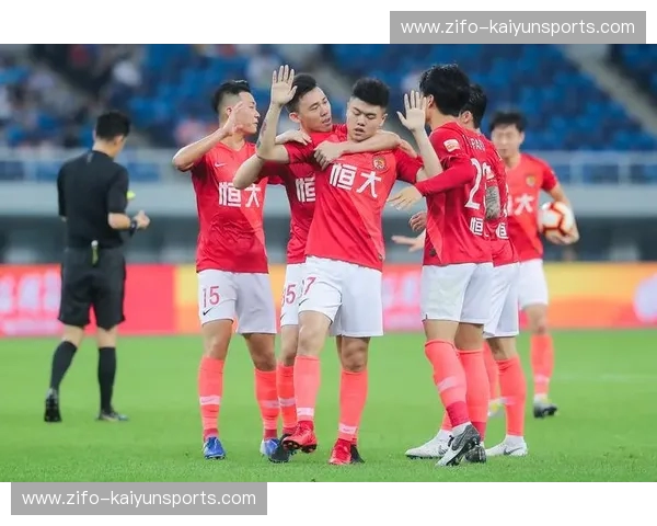 绝代双骄的绿茵回响:天津泰达与广州恒大的恩怨情仇