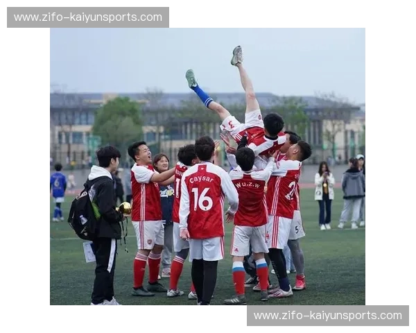 克鲁塞vs戈亚尼：绿茵对决，荣耀之巅的荣耀碰撞